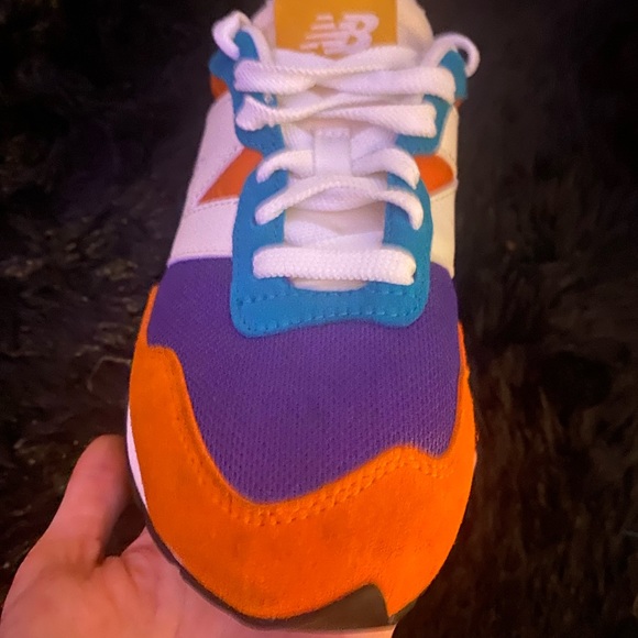 New balance shoes, never worn. They don’t fit me, they are a size 6 youth. - Picture 2 of 2